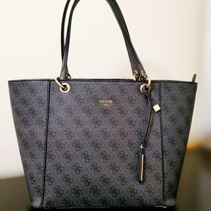 GUESS Original Gray Purse
